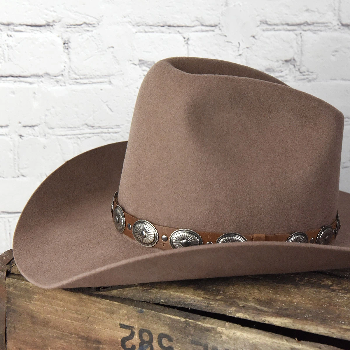 Front Page -Kangol Sales Shop 1980s bollman heritage collection urban western mole 7 9