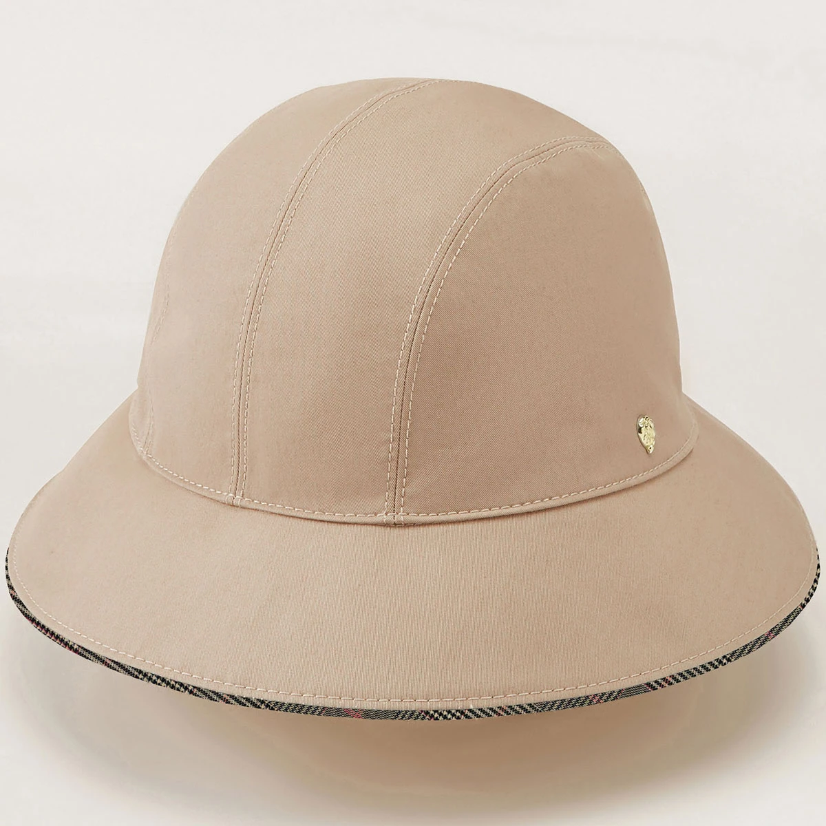 Arlette Cloche 3 Arlette Cloche