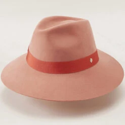 Emilli Fedora
