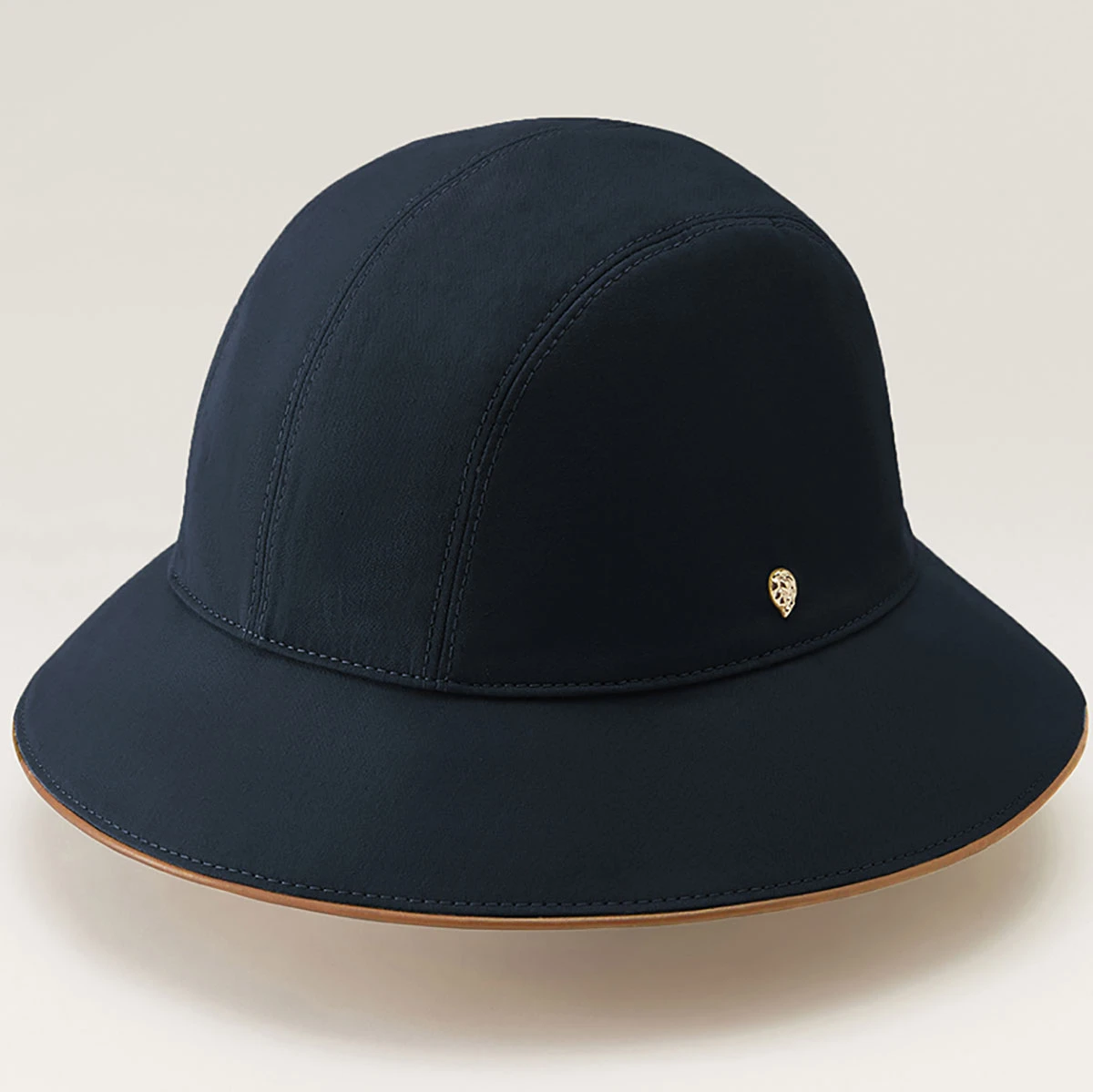 Arya Cloche 5 Arya Cloche - Image 3