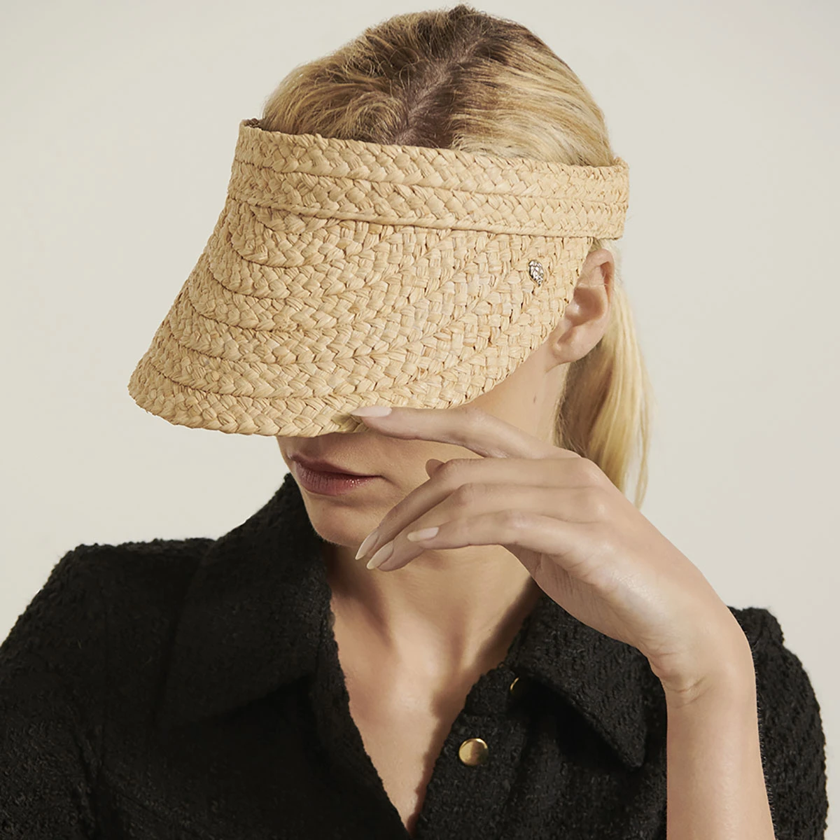 Blanca Visor 6 Blanca Visor - Image 4