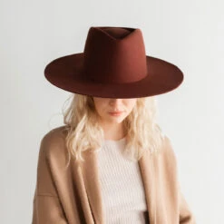 Dakota Triangle Crown 9 Dakota Triangle Crown -Kangol Sales Shop dakota triangle crown gigi pip dakota triangle crown rusty red 1 2