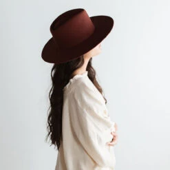 Dakota Triangle Crown 10 Dakota Triangle Crown -Kangol Sales Shop dakota triangle crown gigi pip dakota triangle crown rusty red 3 2