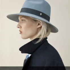Emilli Fedora -Kangol Sales Shop helkam0027 07062021 shot16 emilli 1634 overlay