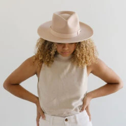 Monroe Rancher 10 Monroe Rancher -Kangol Sales Shop monroe rancher gigi pip monroe rancher nude 1 2